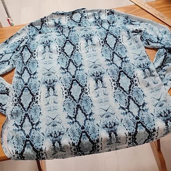 L'ASHER Button Down Snake Print 3/4 Tab Sleeve Blouse, Tops Shirts, XL - Picture 8 of 9